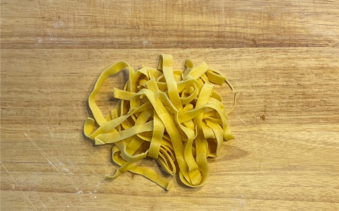 Simple Egg Pasta (Noodle)Recipe 简易鸡蛋面
